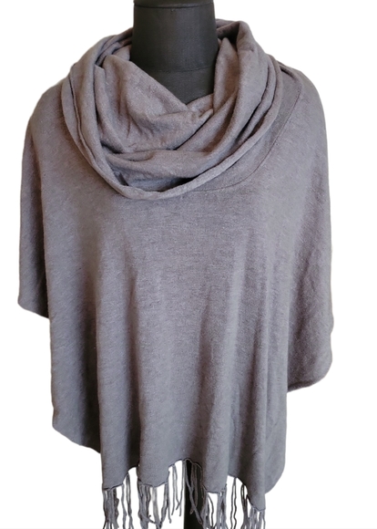 Lovestitch Gray Open Side Fringe Slouch Neck Poncho One Size - Picture 1 of 2